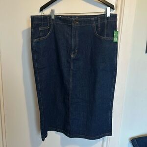 GAP blue denim pencil skirt, new and never worn